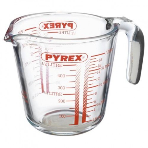 Pyrex Classic Measuring Jug (0.5 litre / 1 pints)